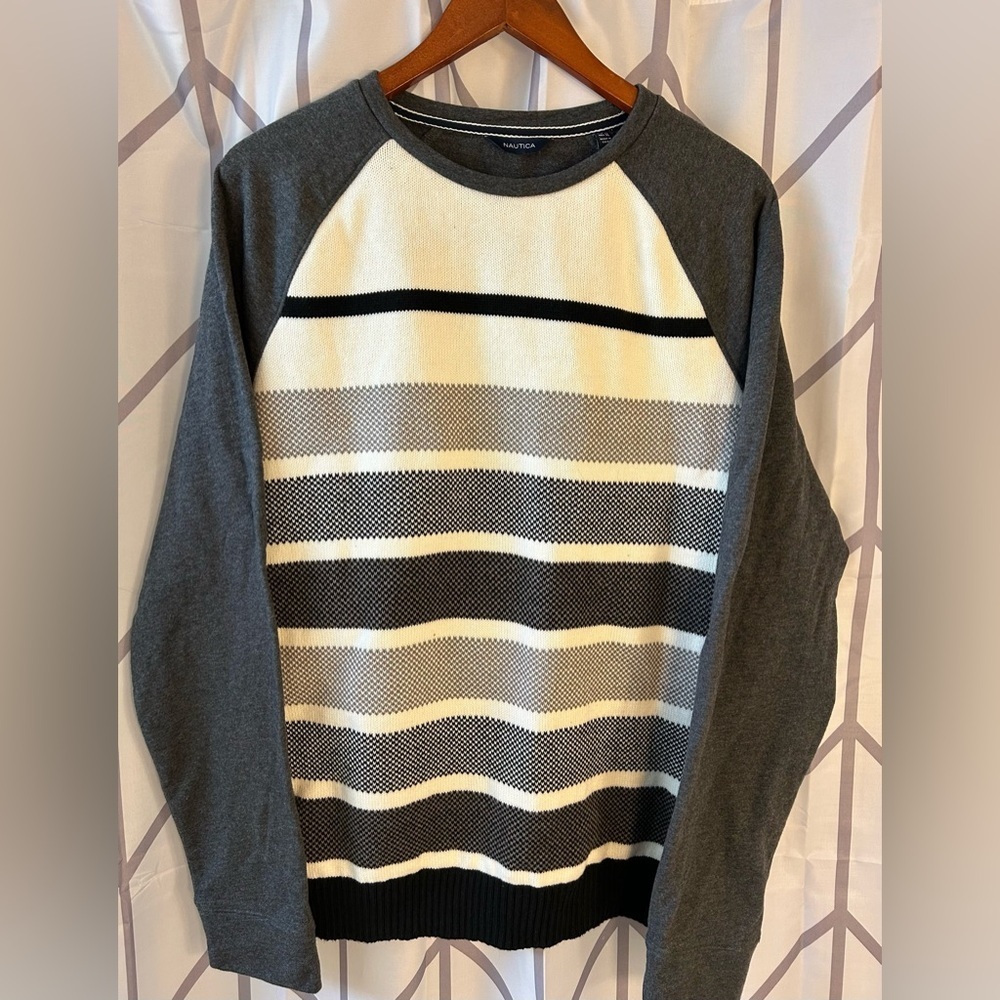 Nautica Men's Gray and Cream Striped Crewneck Sweater